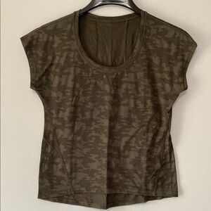 Lululemon Mesh Camouflage Green Women's Top Size 8